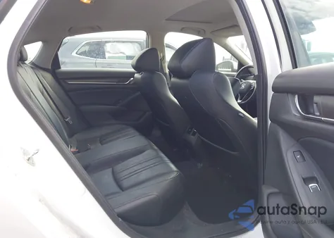 2018 Honda Accord Touring z USA, uszkodzony, nr VIN 1HGCV1F97JA013626